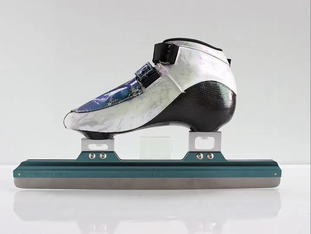 速度滑冰和短道速滑冰鞋的区别是什么