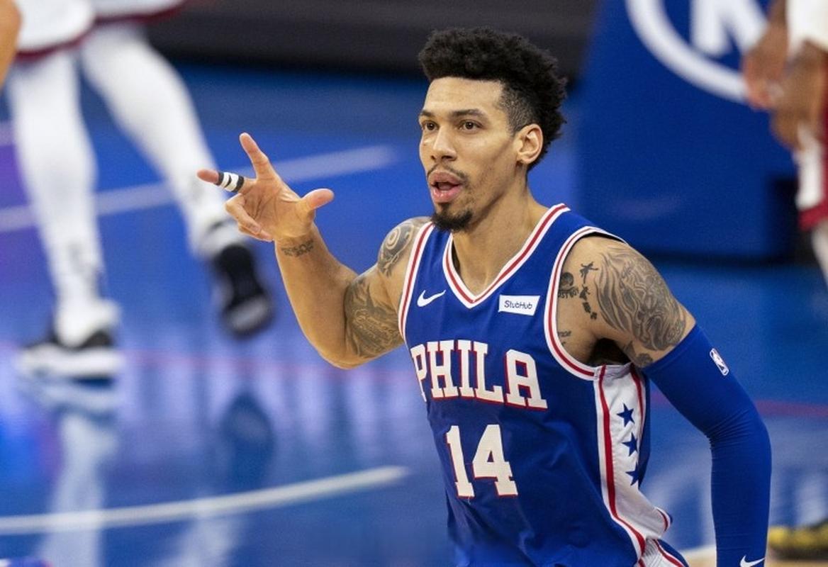 丹尼格林76人定妆照