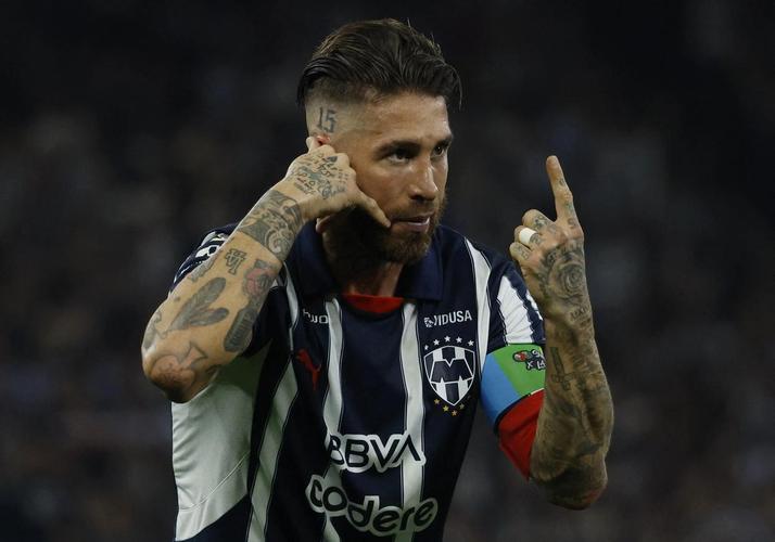 拉莫斯是什么类型的后卫