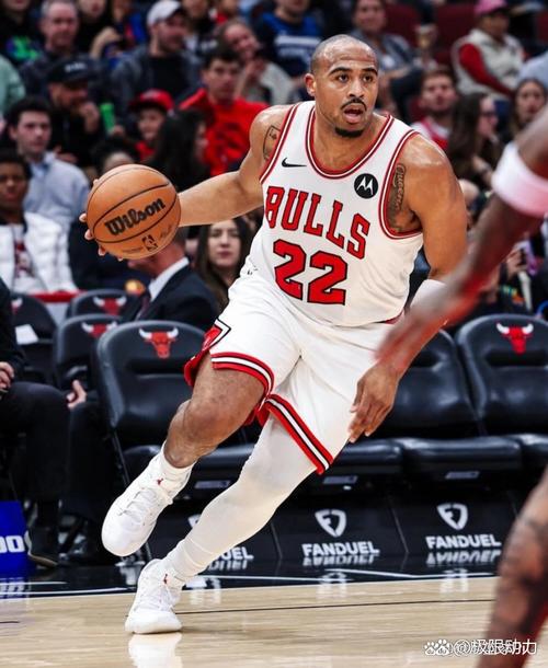 塔克什么时候加盟湖人