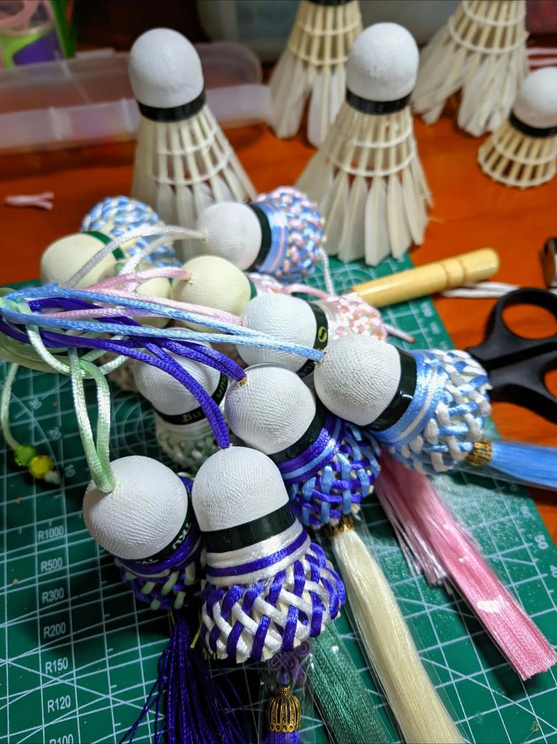 打羽毛球的东西叫什么