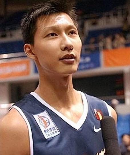 易建联改国籍了吗最新消息