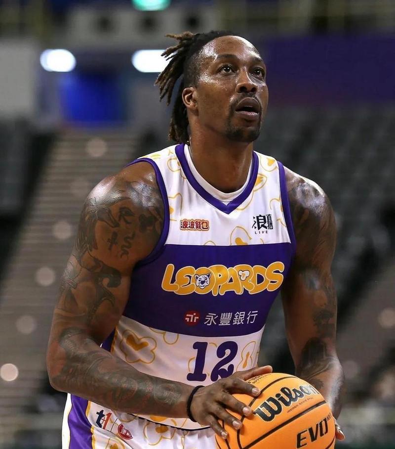 霍华德现役哪支球队