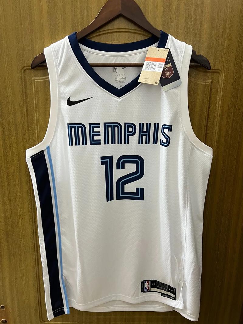 莫兰特在灰熊球衣