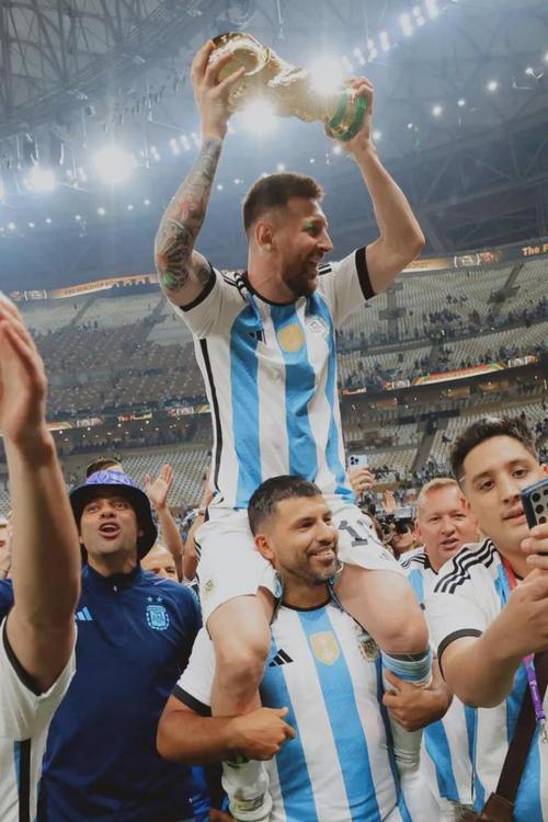 阿圭罗最牛合照