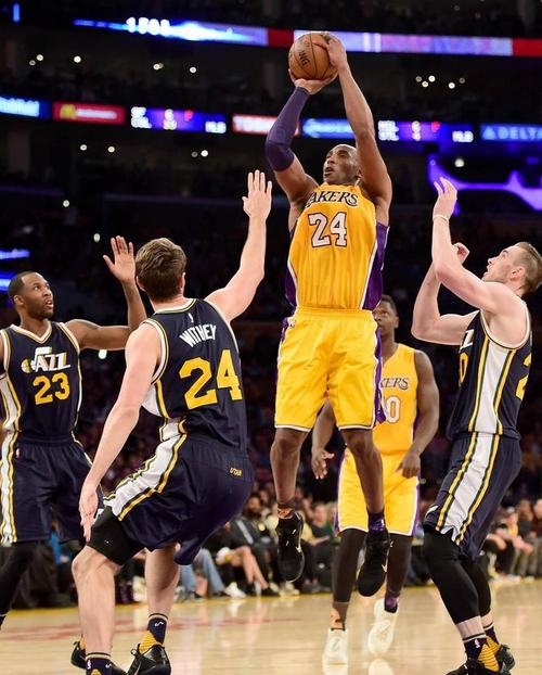 科比打了几场比赛