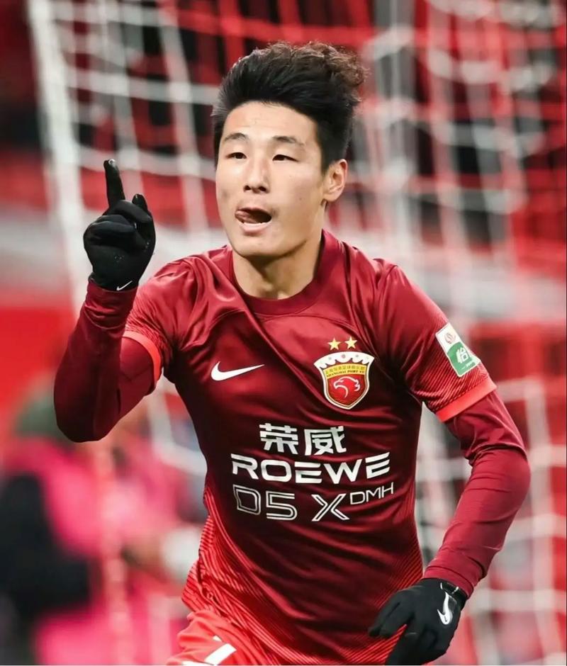 武磊是踢什么位置的球员