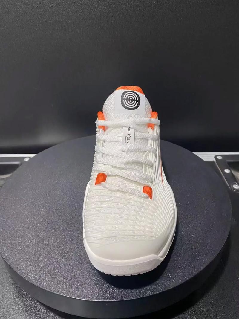 保罗球鞋是什么牌子