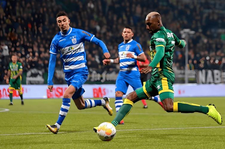 荷甲多少场比赛