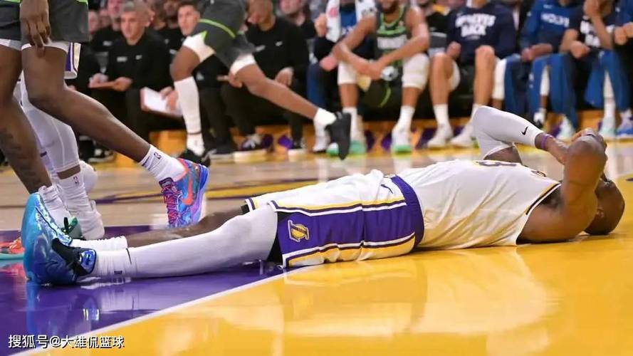 nba球员下跪原因