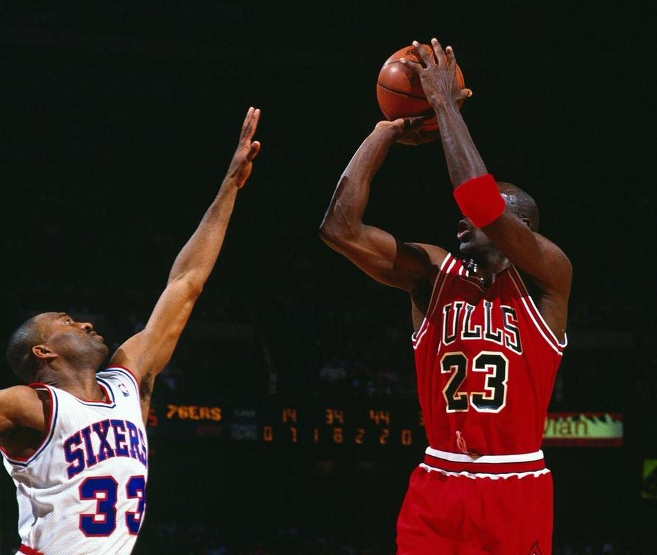 乔丹打什么位置?