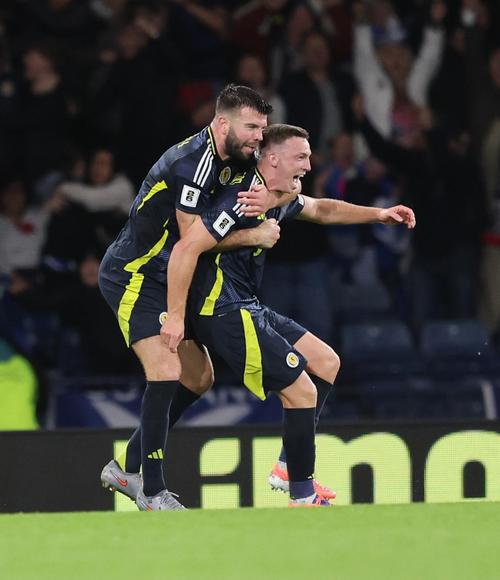 98世界杯揭幕战,巴西对苏格兰:激情碰撞,谁将笑到最后?