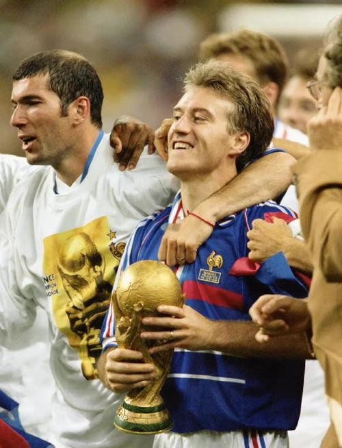 98世界杯：激情燃烧的夏日盛宴，足球的狂欢节！